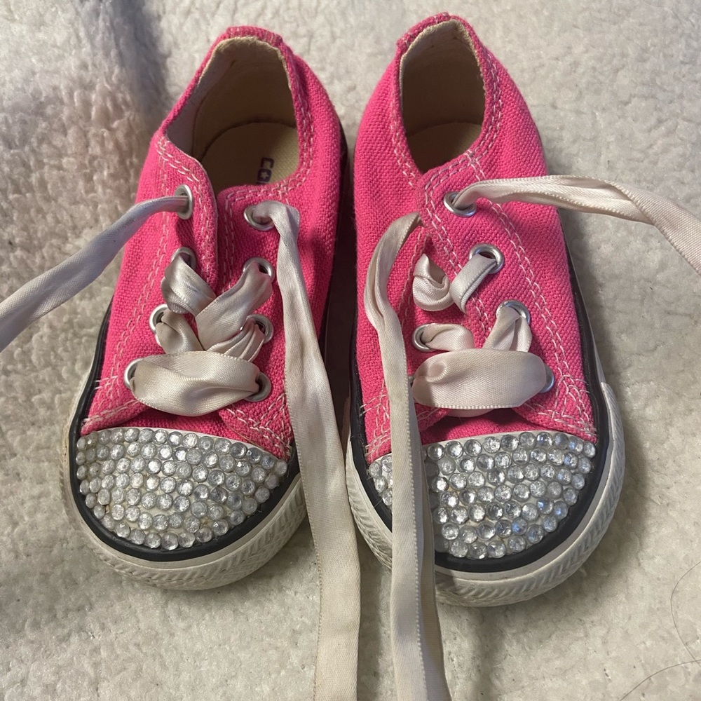 Toddler hotpink crystal converse and ribbon laces